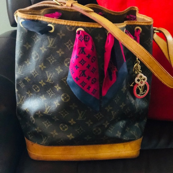 Authentic 💯 Louis Vuitton Noe bag GM

‼️SOLD‼️ - Picture 11 of 13